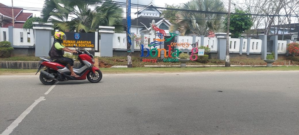 04fd06a8-17aa-4733-9641-cebe01575ac2