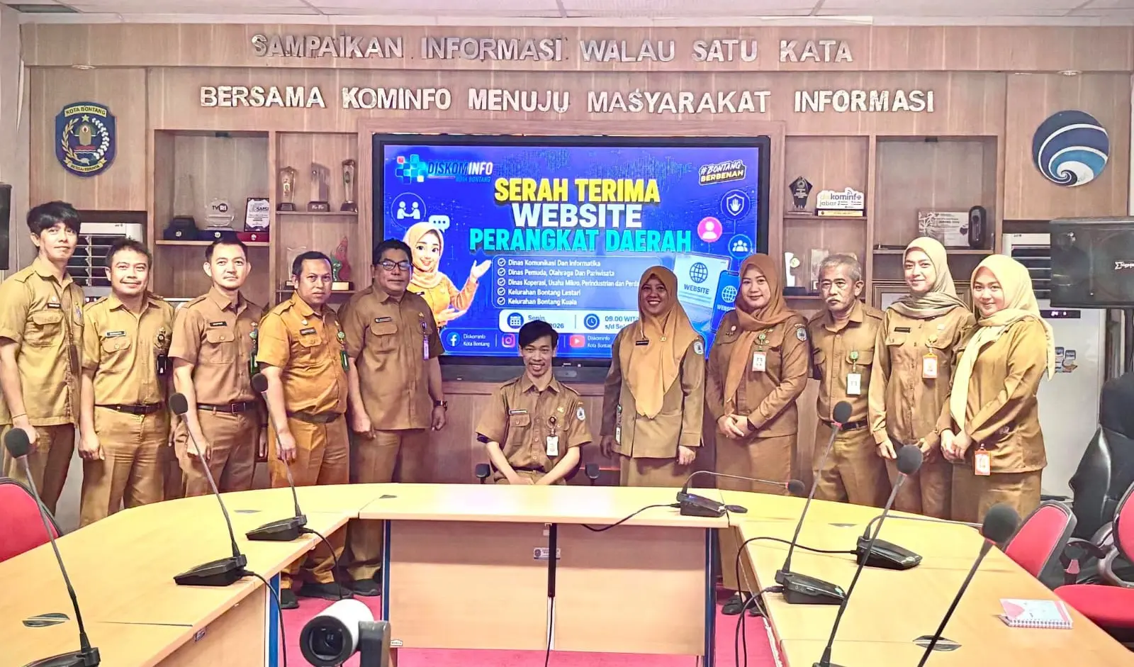 Serah terima pengelolaan website oleh Dinas Komonfo Bontang untuk Perangkat Daerah dan Kelurahan (dok:kelurahanbontanglestari)